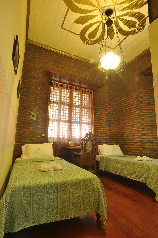 Zen Rooms Grandpa'S Inn Vigan City Exterior foto
